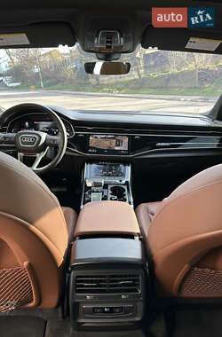 Внедорожник / Кроссовер Audi Q7 2021 в 