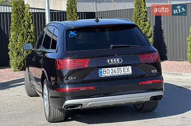 Позашляховик / Кросовер Audi Q7 2018 в 