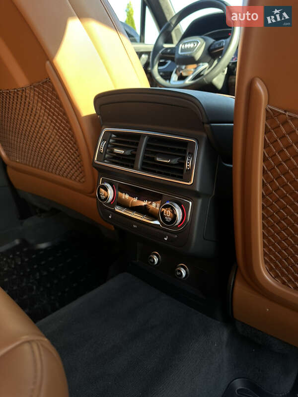 Позашляховик / Кросовер Audi Q7 2018 в Тернополі