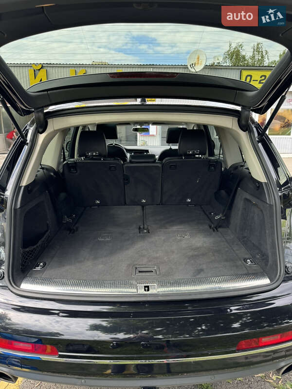 Позашляховик / Кросовер Audi Q7 2012 в Києві