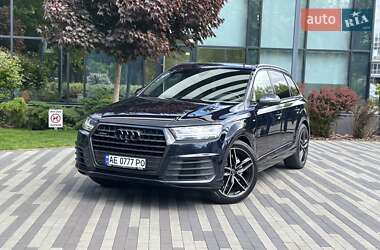 Внедорожник / Кроссовер Audi Q7 2017 в 