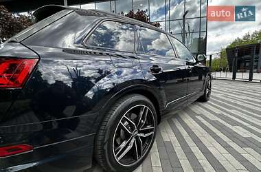 Внедорожник / Кроссовер Audi Q7 2017 в 