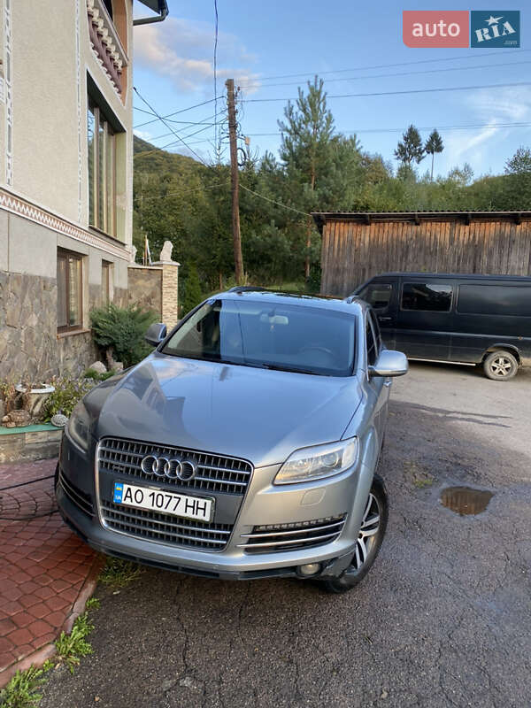Внедорожник / Кроссовер Audi Q7 2007 в Тячеве