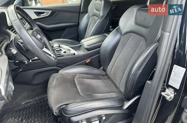 Внедорожник / Кроссовер Audi Q7 2017 в 