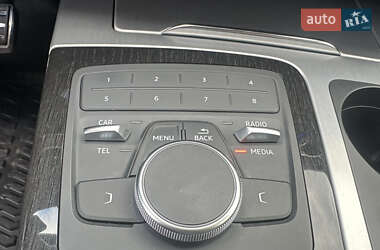 Внедорожник / Кроссовер Audi Q7 2017 в 