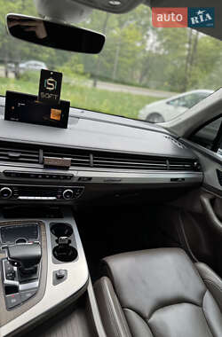 Внедорожник / Кроссовер Audi Q7 2016 в 