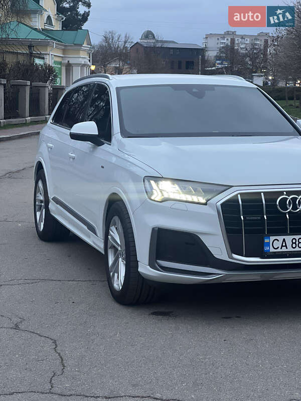 Внедорожник / Кроссовер Audi Q7 2021 в Умани