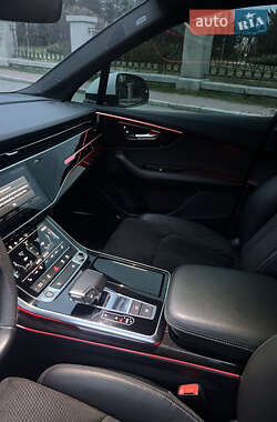Внедорожник / Кроссовер Audi Q7 2021 в 