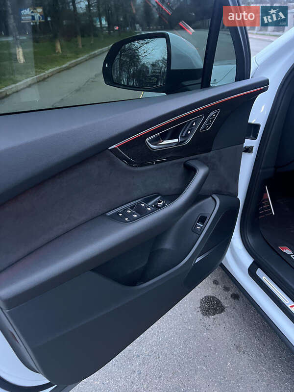 Внедорожник / Кроссовер Audi Q7 2021 в Умани