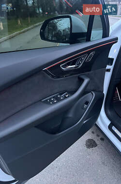 Внедорожник / Кроссовер Audi Q7 2021 в 