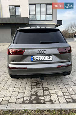 Внедорожник / Кроссовер Audi Q7 2017 в 
