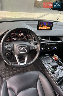 Внедорожник / Кроссовер Audi Q7 2017 в 