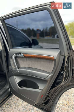 Внедорожник / Кроссовер Audi Q7 2012 в 