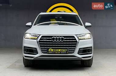 Внедорожник / Кроссовер Audi Q7 2018 в 