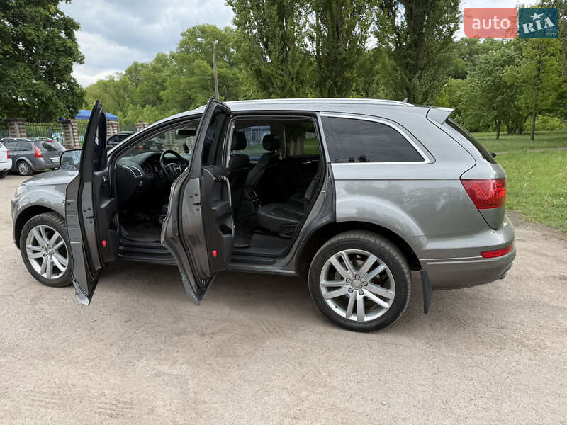 Позашляховик / Кросовер Audi Q7 2011 в Ніжині