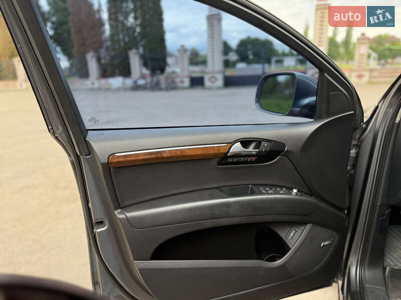 Позашляховик / Кросовер Audi Q7 2011 в Ніжині