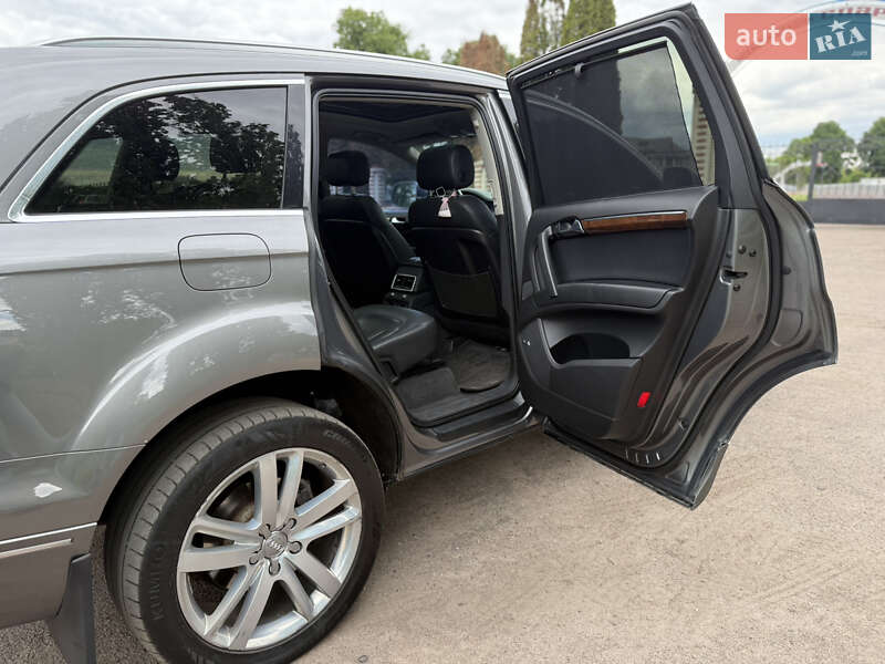 Позашляховик / Кросовер Audi Q7 2011 в Ніжині