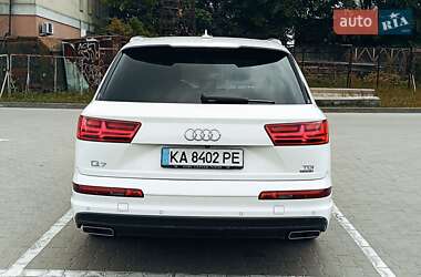 Внедорожник / Кроссовер Audi Q7 2017 в 