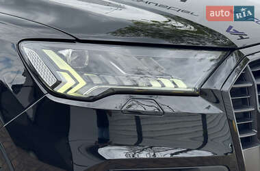 Позашляховик / Кросовер Audi Q7 2020 в 