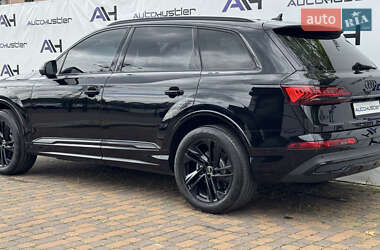Позашляховик / Кросовер Audi Q7 2020 в 