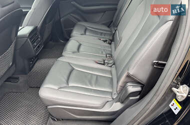 Позашляховик / Кросовер Audi Q7 2020 в 