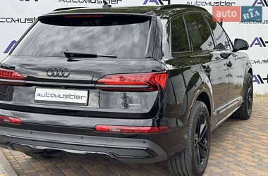 Позашляховик / Кросовер Audi Q7 2020 в 