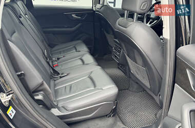Позашляховик / Кросовер Audi Q7 2020 в 
