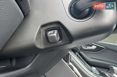 Позашляховик / Кросовер Audi Q7 2020 в 