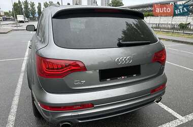 Внедорожник / Кроссовер Audi Q7 2015 в 