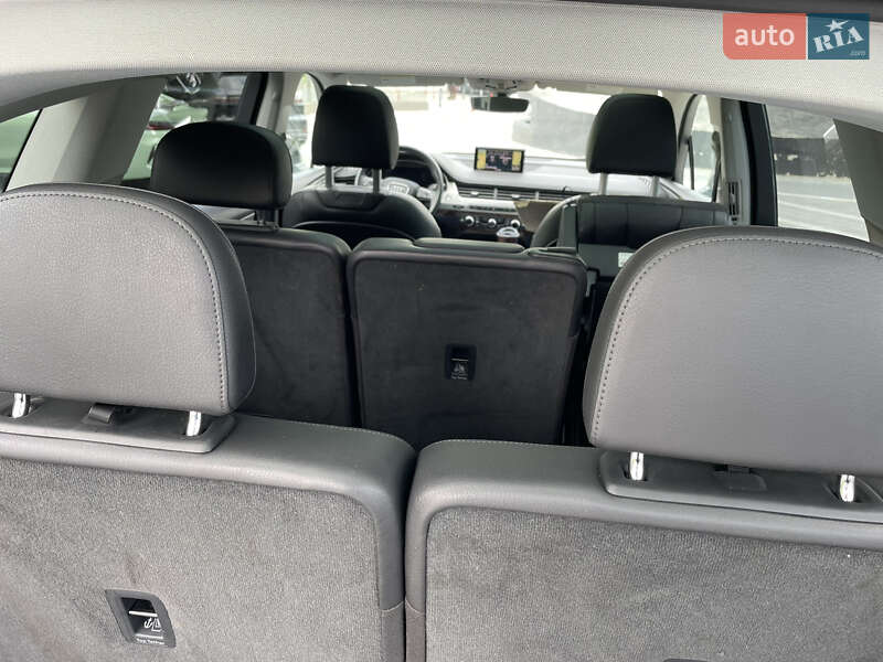 Позашляховик / Кросовер Audi Q7 2018 в Києві