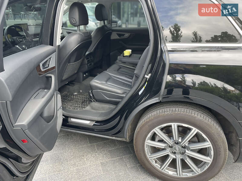 Позашляховик / Кросовер Audi Q7 2018 в Києві