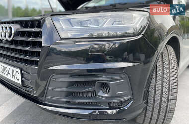 Внедорожник / Кроссовер Audi Q7 2018 в 