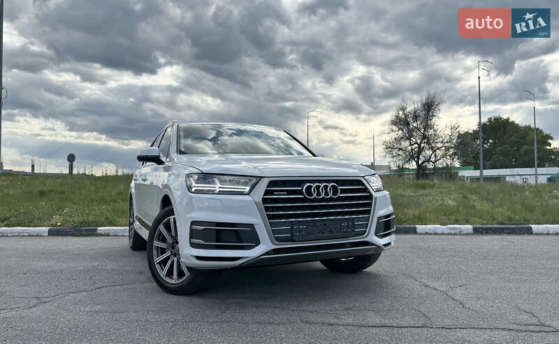 Внедорожник / Кроссовер Audi Q7 2016 в Киеве