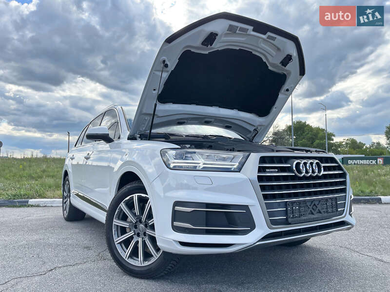 Внедорожник / Кроссовер Audi Q7 2016 в Киеве
