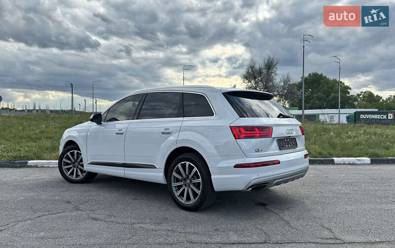 Внедорожник / Кроссовер Audi Q7 2016 в Киеве