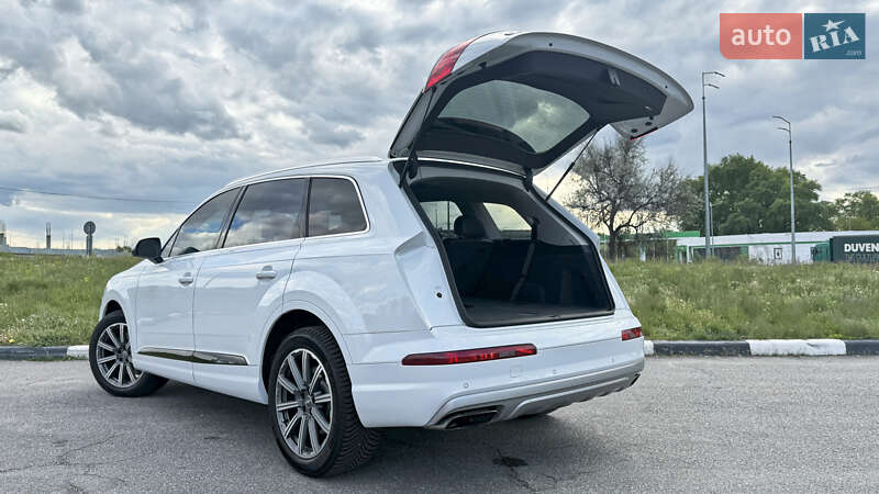 Внедорожник / Кроссовер Audi Q7 2016 в Киеве