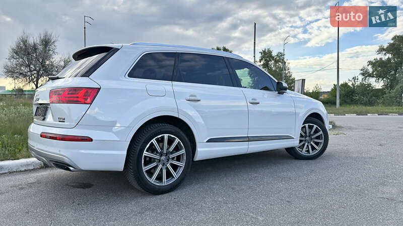 Внедорожник / Кроссовер Audi Q7 2016 в Киеве