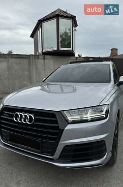 Внедорожник / Кроссовер Audi Q7 2018 в 