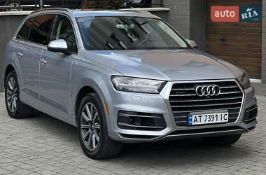 Внедорожник / Кроссовер Audi Q7 2016 в 