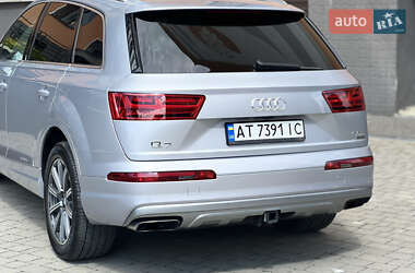 Внедорожник / Кроссовер Audi Q7 2016 в 