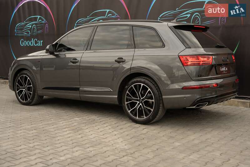 Позашляховик / Кросовер Audi Q7 2018 в Луцьку