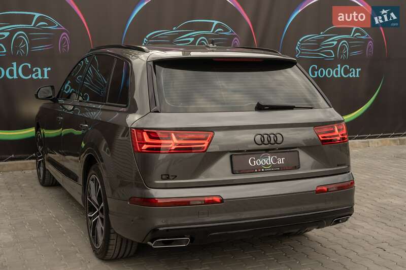 Позашляховик / Кросовер Audi Q7 2018 в Луцьку