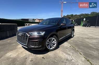 Внедорожник / Кроссовер Audi Q7 2021 в 