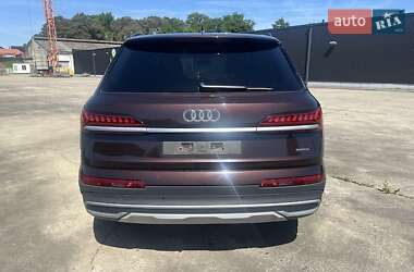 Внедорожник / Кроссовер Audi Q7 2021 в 