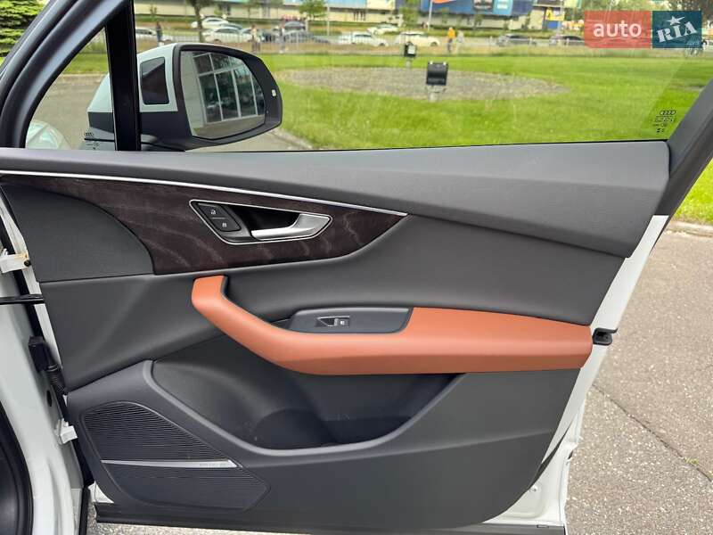 Внедорожник / Кроссовер Audi Q7 2023 в Киеве