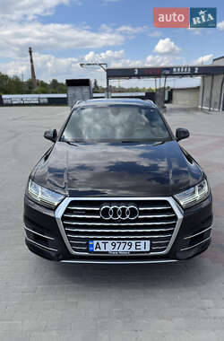 Позашляховик / Кросовер Audi Q7 2016 в Городенці