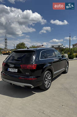 Внедорожник / Кроссовер Audi Q7 2016 в 