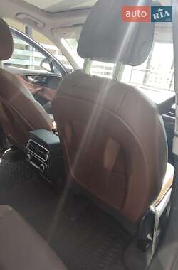 Позашляховик / Кросовер Audi Q7 2017 в 