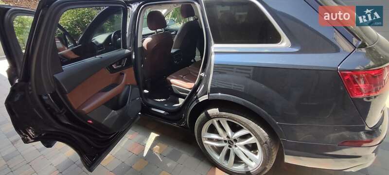 Внедорожник / Кроссовер Audi Q7 2017 в Житомире