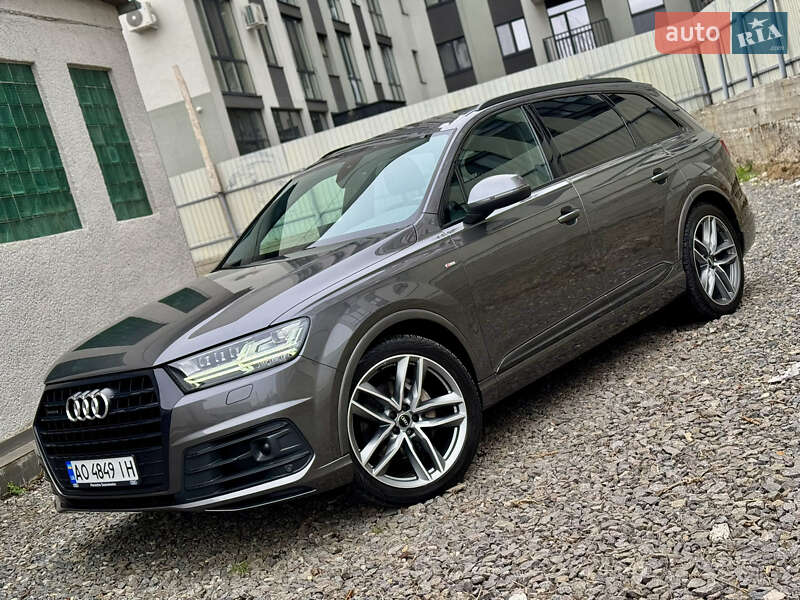 Внедорожник / Кроссовер Audi Q7 2018 в Ужгороде